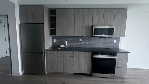 For Lease - 2075 Lakeshore Road Unit# 2106, Burlington, Ontario - Photo 1