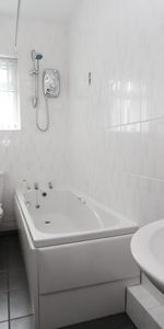 4 bedroom terraced house to rent - Photo 3