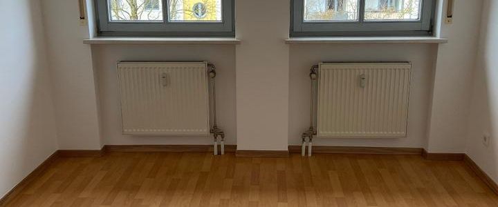 Helle 2-Zimmer Wohnung mit Balkon und Wintergarten im 2 OG - Foto 1