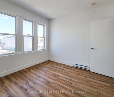 1052 Barton Street E #1 - Photo 3