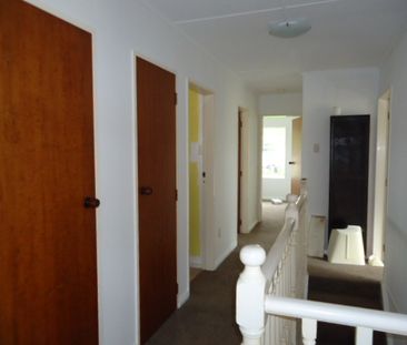 3 Bedroom home in Belmont - Photo 3