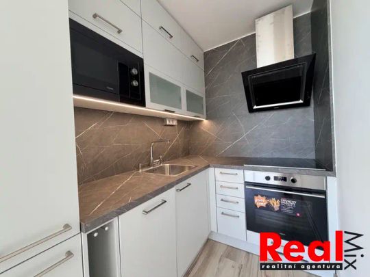Pronájem bytu 2+kk, lodžie, sklep, CP 46 m - Photo 1