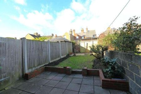 St Johns Road, Faversham, ME13 - Photo 2