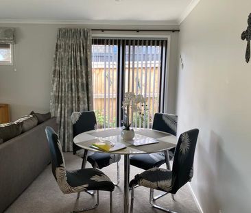 FULLY FURNISHED - 12 MONTH FIXED TERM - Photo 4