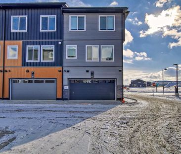 Creekside Blvd SW, Calgary - Photo 4