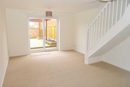 2 bedroom terraced house to rent - Photo 2