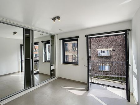 SAINTE-CATHERINE – APPARTEMENT 2 CHAMBRES – TERRASSE – CAVE – PARKING POSSIBLE - Photo 4