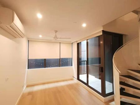 1 bedroom 1 bathroom in North Melbourne - Photo 4