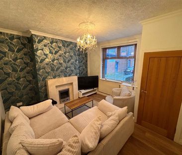 2 bedroom end of terrace house to rent - Photo 1