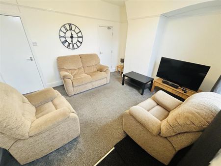 3 bedroom terraced house to rent - Photo 3