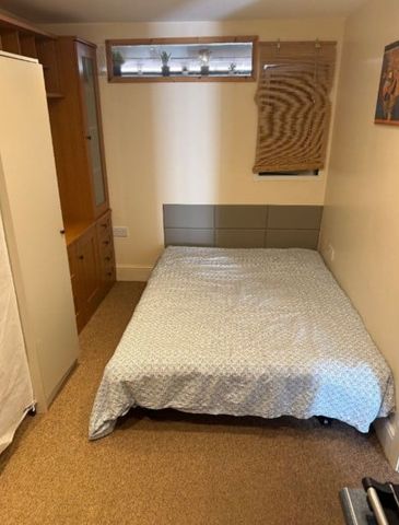 1 Bed Flat, Sheldrick Close, SW19 - Photo 3
