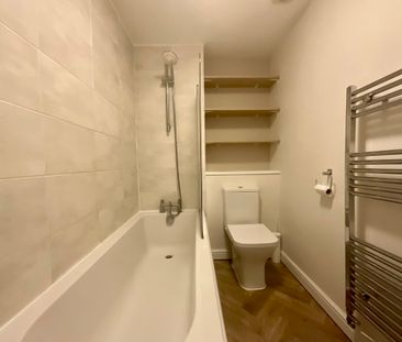 2 bedroom Flat to let - Photo 3