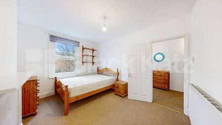 Stanley Gardens, London, NW2 - Photo 2