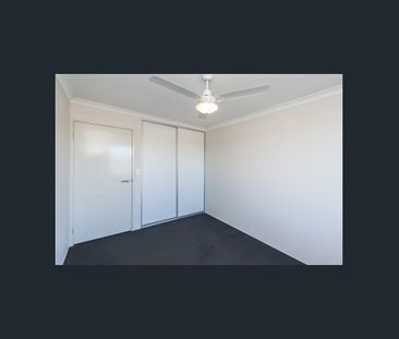 FANTASTIC FAMILY SIZED HOME! - Photo 3