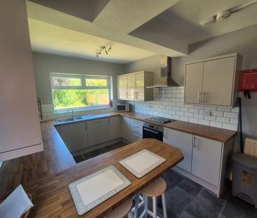 3 bedroom semi-detached house to rent - Photo 6