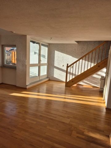 II 2- Zimmer Dachgeschoss-Maisonette mit EBK, Balkon und TG-Stellplatz II frei ab sofort - Photo 2