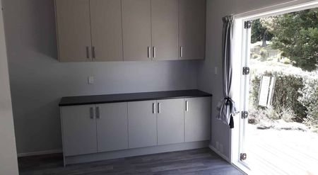 Large 2 bedroom, close to town but in the country. - Photo 5