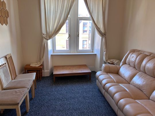 4 Bed Flat, Langside Road, G42 - Photo 1