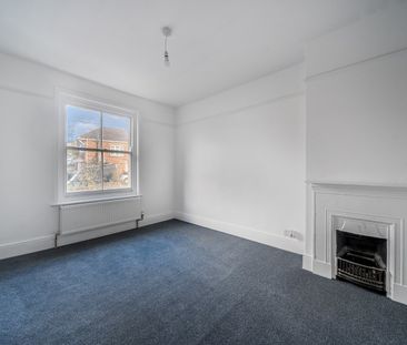 5 bedroom semi-detached house to rent - Photo 2