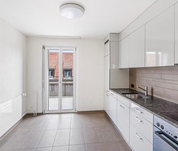 4.5-Zimmer-Maisonette-Wohnung in Zürich-Seebach zu vermieten! - Photo 1