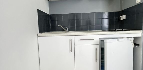 Location Appartement 1 pièce 17m² TROYES 10000 - Photo 2