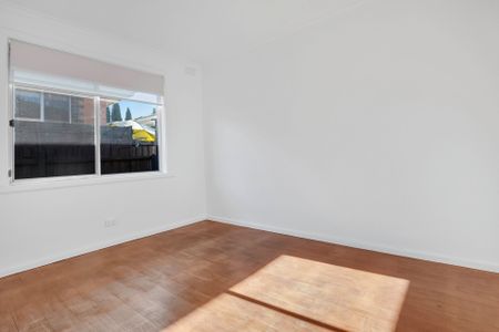 2/8a Danin Street, Pascoe Vale - Photo 5