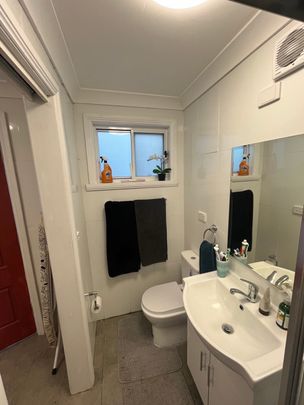 Redfern - Photo 1