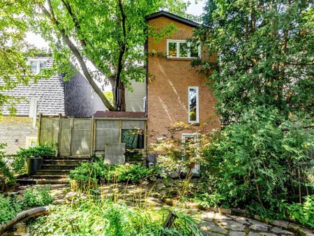 For Lease - 75 St. Andrews Court, Aurora, Ontario - Photo 5