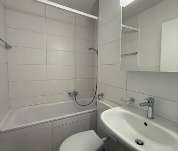 Modern 3.5-Zimmerwohnung with large balcony on the 2nd floor - Foto 6