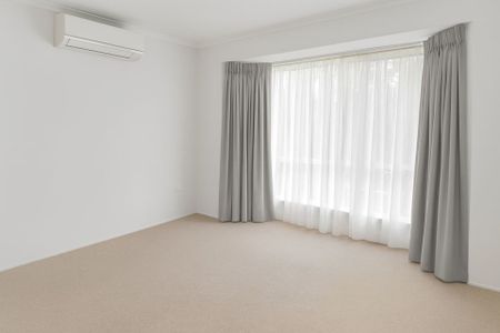 This Home Truly Ticks All the Boxes&excl; Positioned in a Quiet Street Just Minutes' Walk to Fairview He - Photo 2