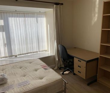 4 bedroom house to rent - Photo 3