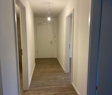 Erstbezug - 3-Zimmer Neubauwohnung im EG mit Terrasse und Außenroll... - Photo 2