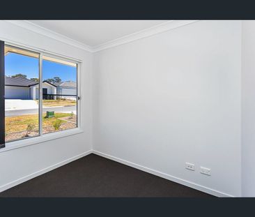 27 Raven Court, Park Ridge, Qld 4125 - Photo 3