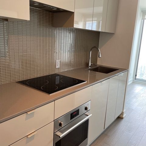 For Lease - 7 Grenville Street Unit# 5713, Toronto, Ontario - Photo 1