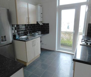 2 bedroom flat to rent - Photo 6