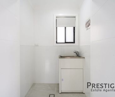 Modern Family Residence! - Photo 3