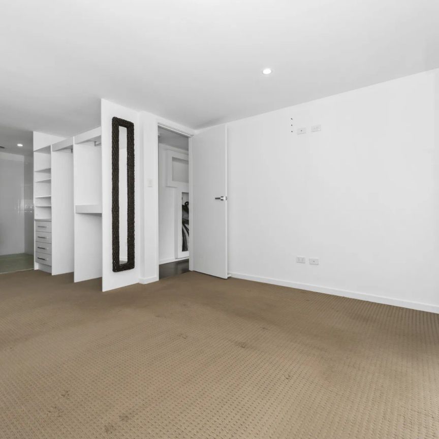 Modern Family Home In Highly Sought After Area - Photo 1