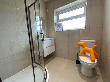 1 bedroom in a house share to rent - Photo 3