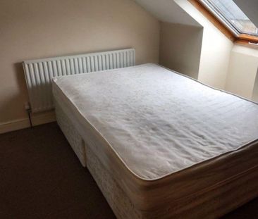 6 bedroom terraced house to rent - Photo 4