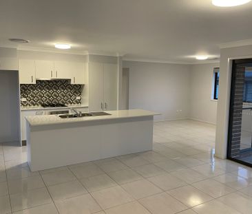 4 Bedroom Family Home - Photo 3