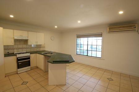 527 McGowen Street, Broken Hill NSW 2880 - Photo 2