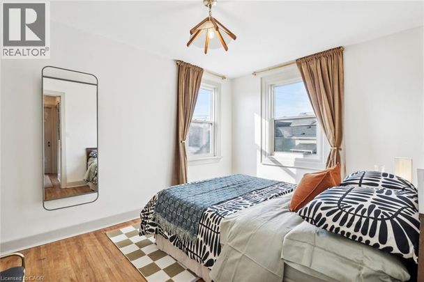 16 MCMURRAY Street Unit# Apartment, Hamilton, Ontario, L9H2W5 - Photo 1