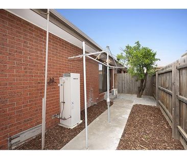 4/71 Kingsville Street, Kingsville VIC 3012 - Photo 2