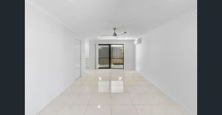 Modern 4-Bedroom Townhouse – Stylish, Spacious & Perfectly Located - Photo 5