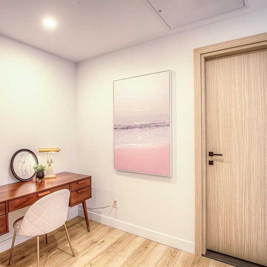 1 Bedroom - 6500 Rue Hutchison, Outremont - Photo 1