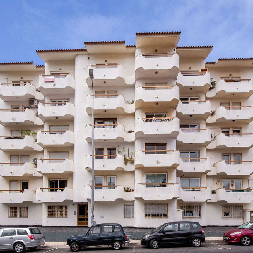 Apartamento Moderno com Vista para o Mar e Varanda Dupla em Cascais - Photo 1