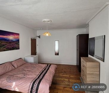 1 bedroom in a house share to rent - Photo 6
