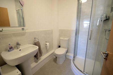 2 Bedroom Apartment To Let - Photo 5