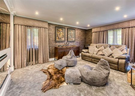 A prestigious detached four bedroom family home, ideally situated in the tranquil area of Slade Heath. - Photo 4