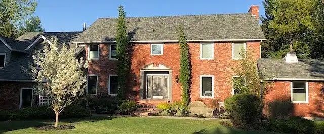 Rental Suite 2,000 sq.ft., 2-bedroom + den, NW CALGARY-$2,500 (with utility) | 215 Blueridge Rise, Calgary - Photo 1